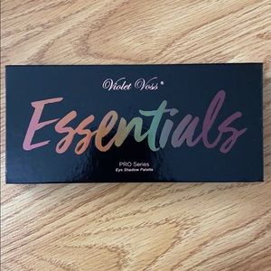 Violet Voss essentials eyeshadow palette